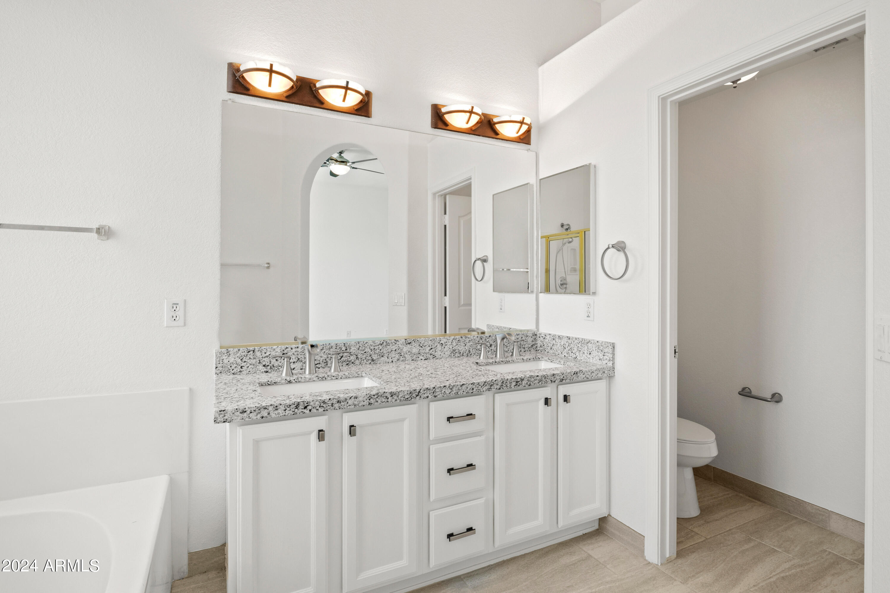 4247 E TETHER Trail