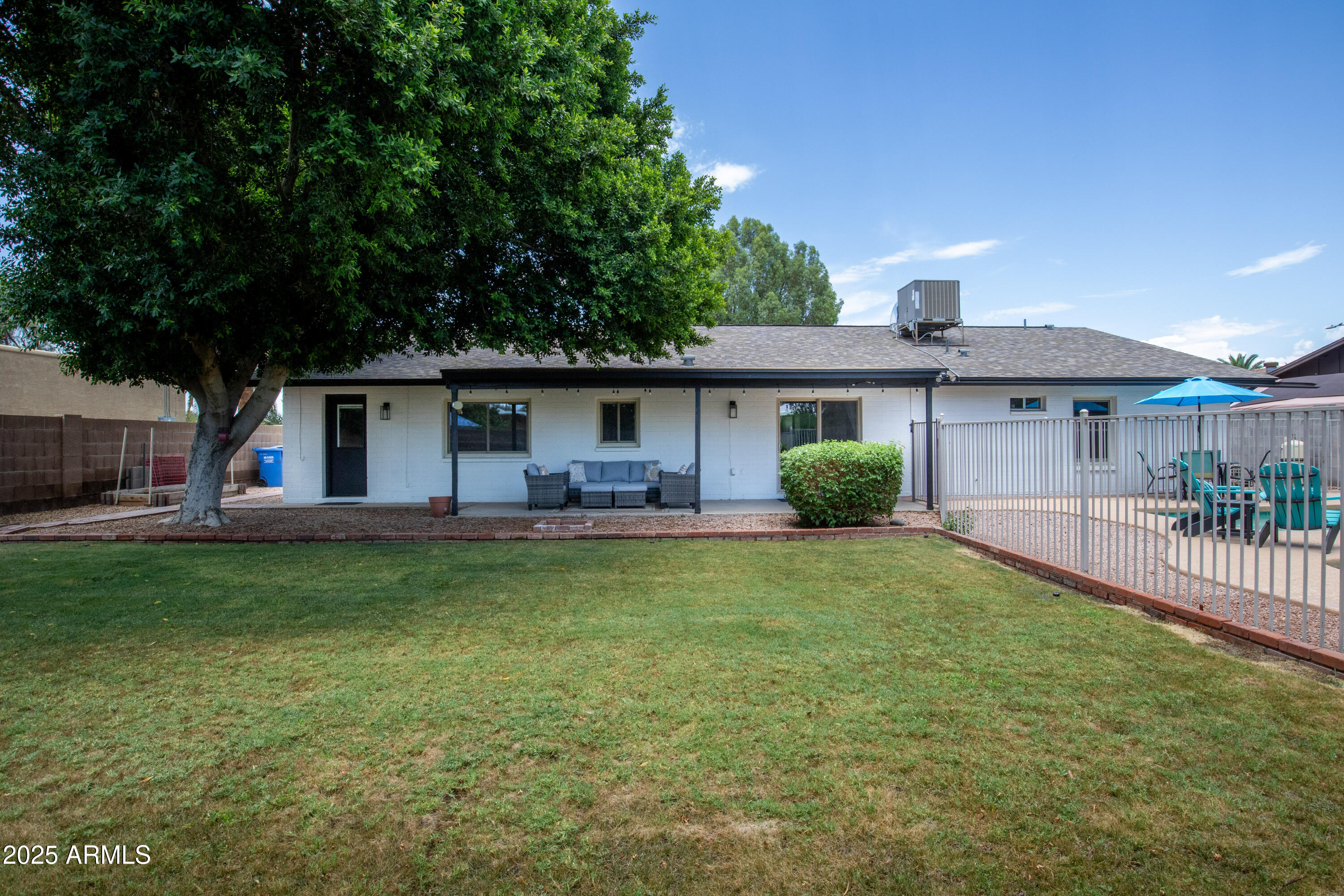 2809 E HILLERY Drive