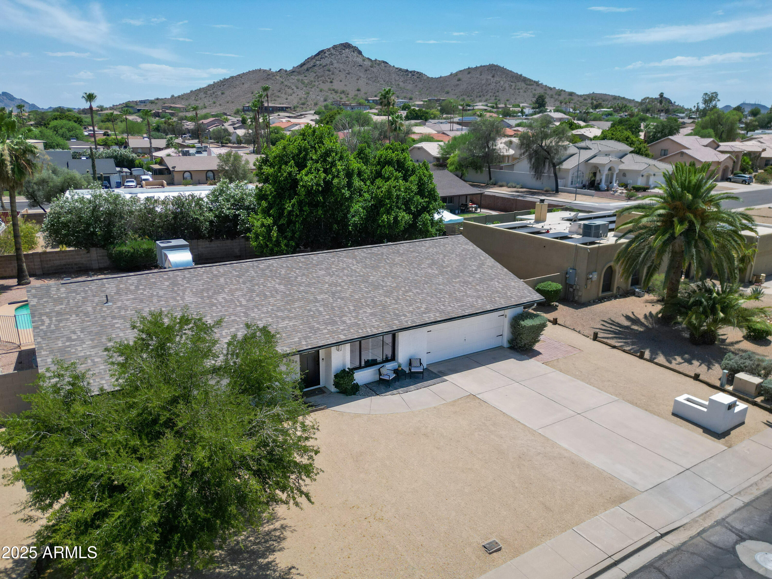 2809 E HILLERY Drive