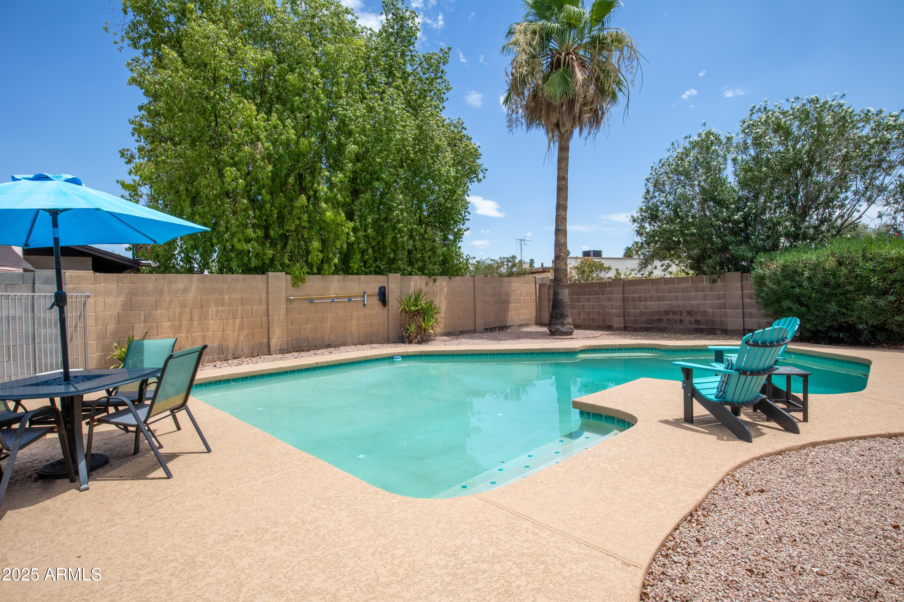 2809 E HILLERY Drive