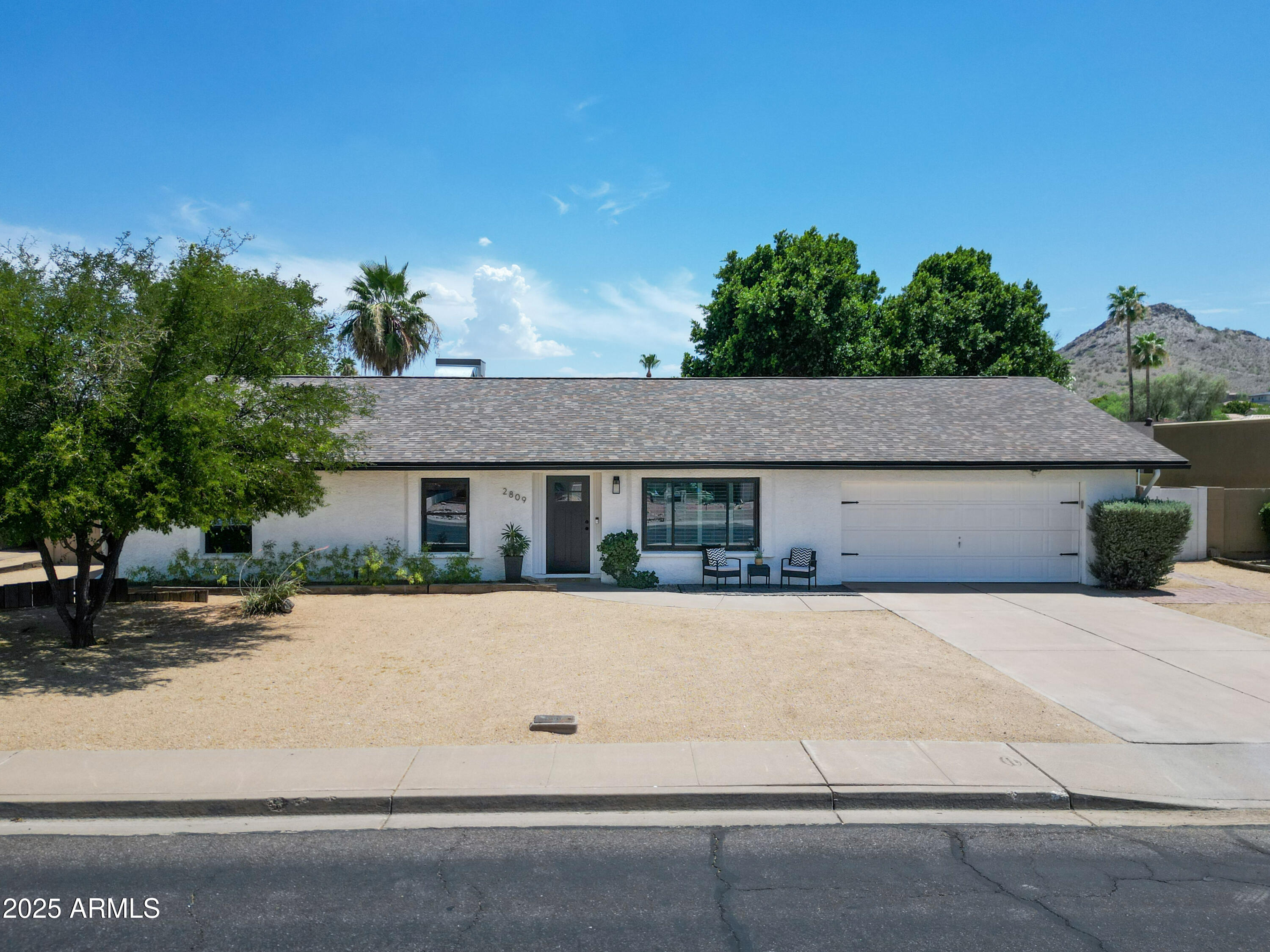 2809 E HILLERY Drive
