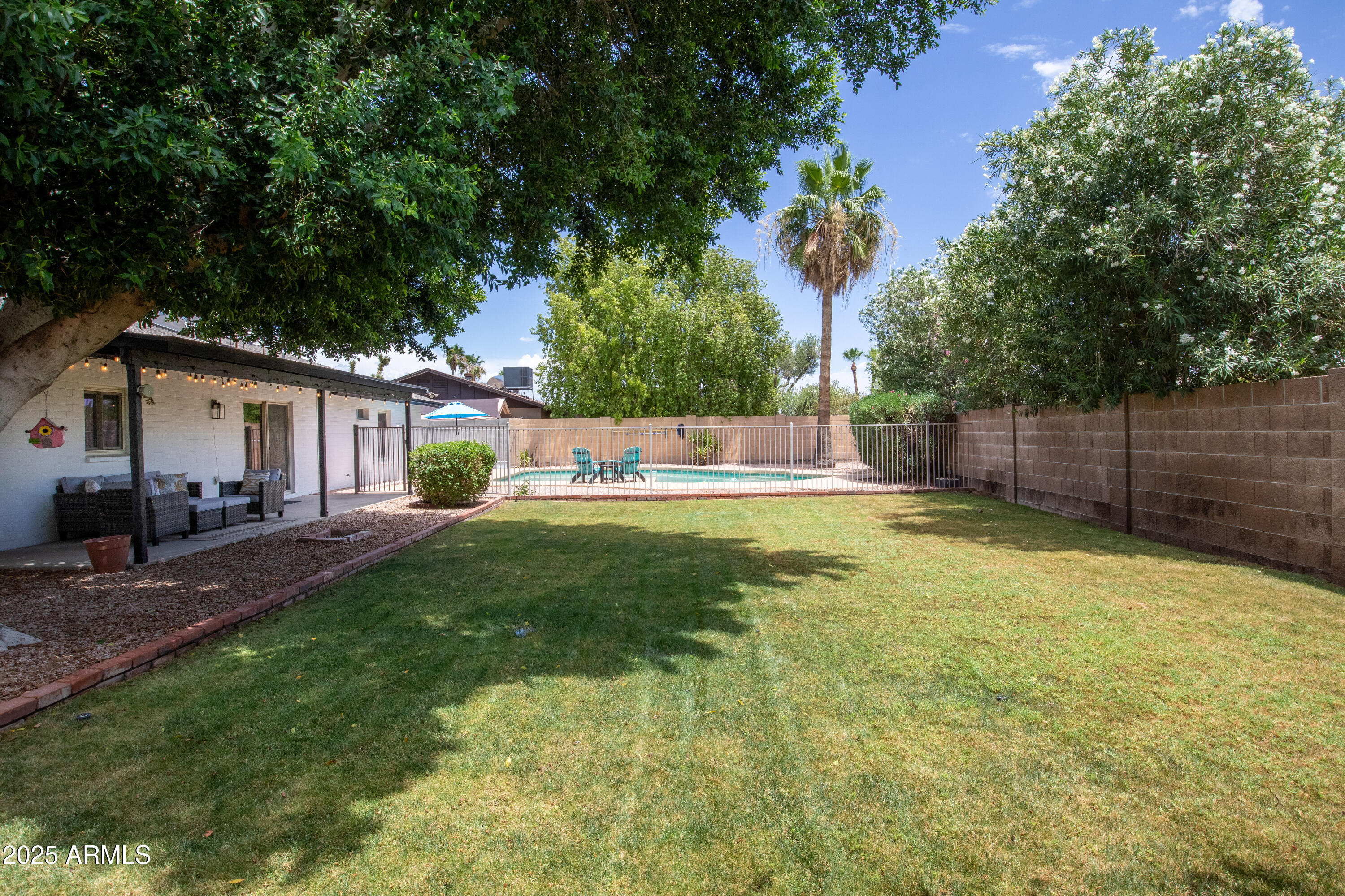 2809 E HILLERY Drive