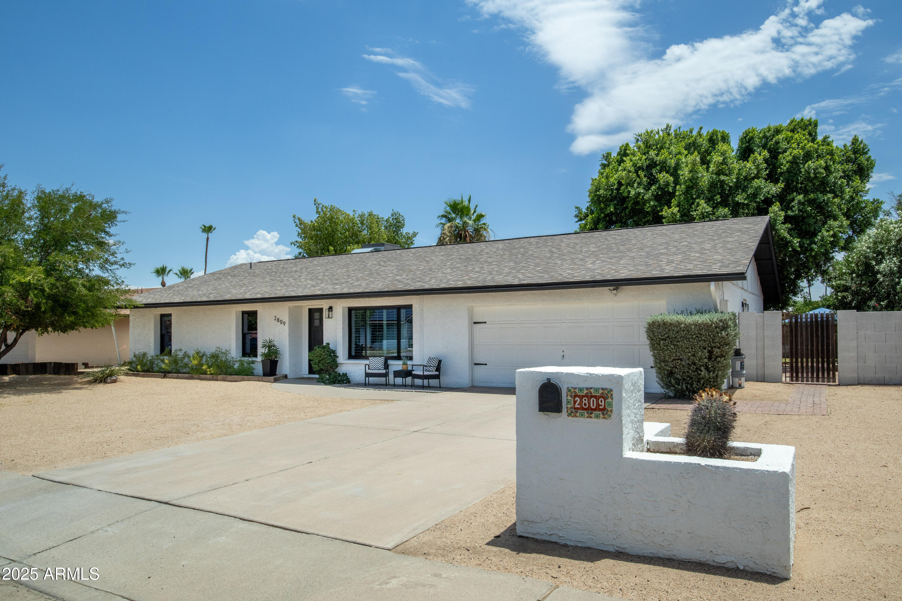 2809 E HILLERY Drive