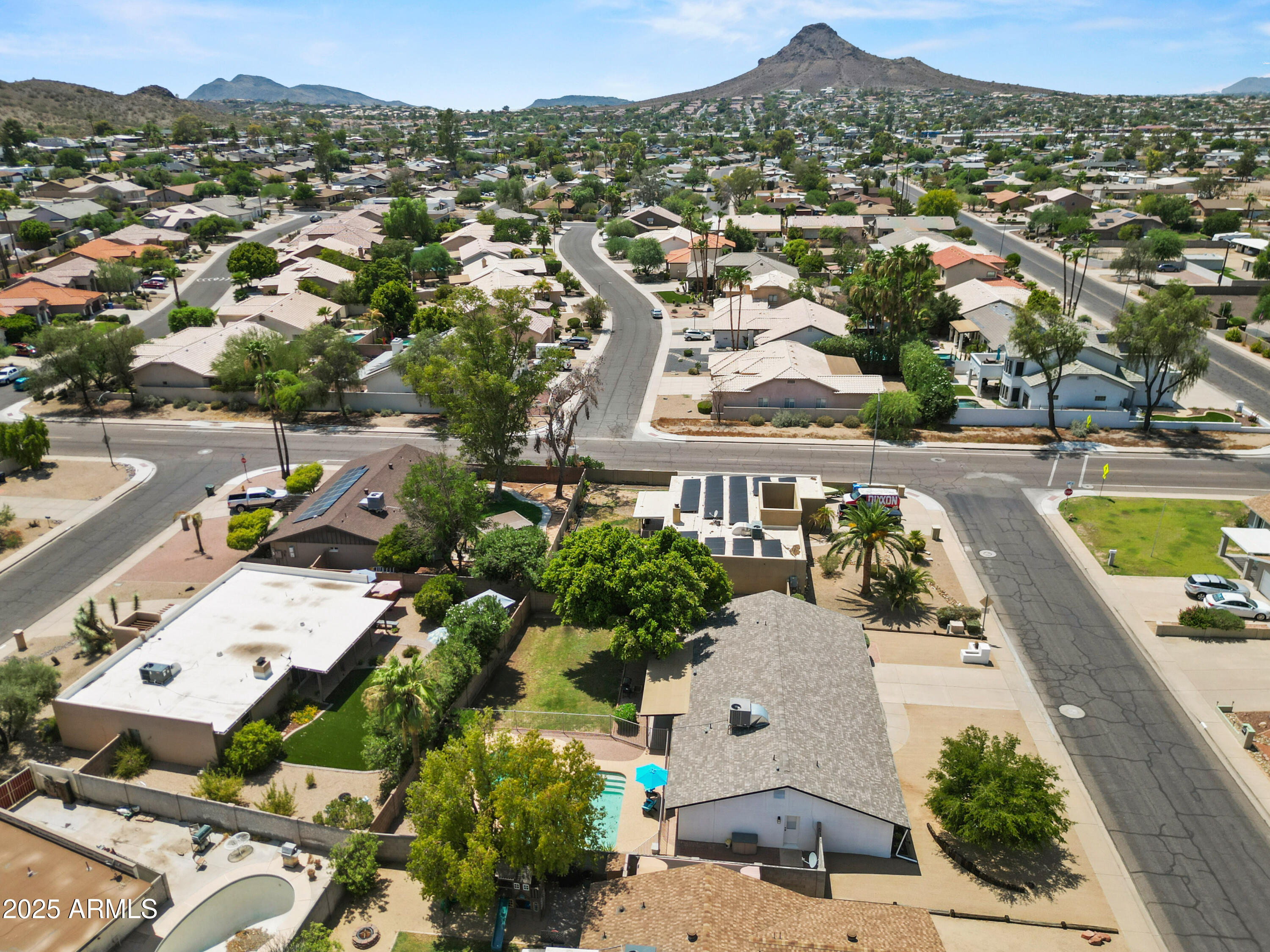 2809 E HILLERY Drive