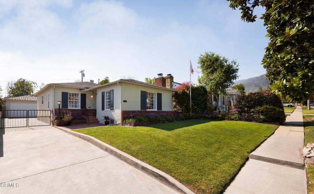 1581 N Roosevelt Avenue