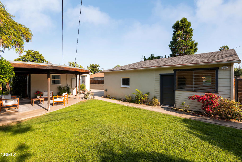 1581 N Roosevelt Avenue