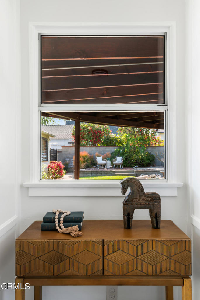 1581 N Roosevelt Avenue