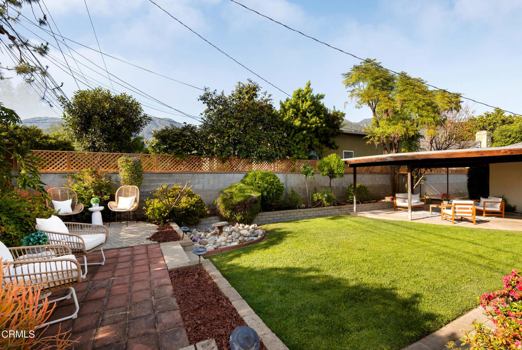 1581 N Roosevelt Avenue