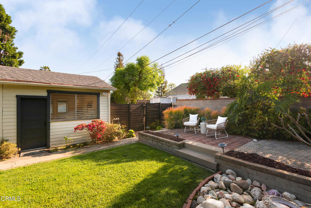 1581 N Roosevelt Avenue