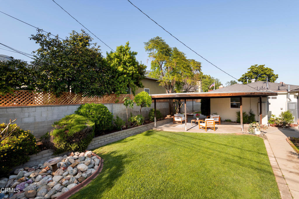 1581 N Roosevelt Avenue