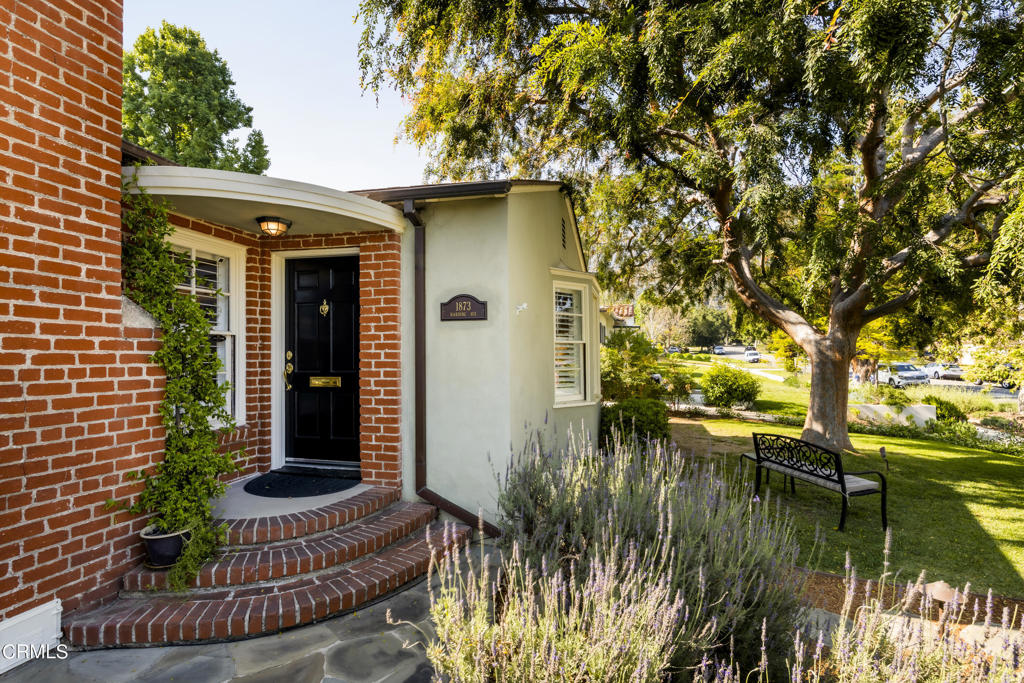 1873 N Harding Avenue