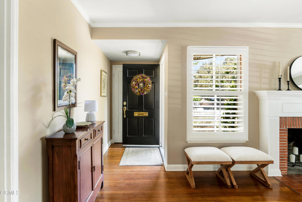 1873 N Harding Avenue