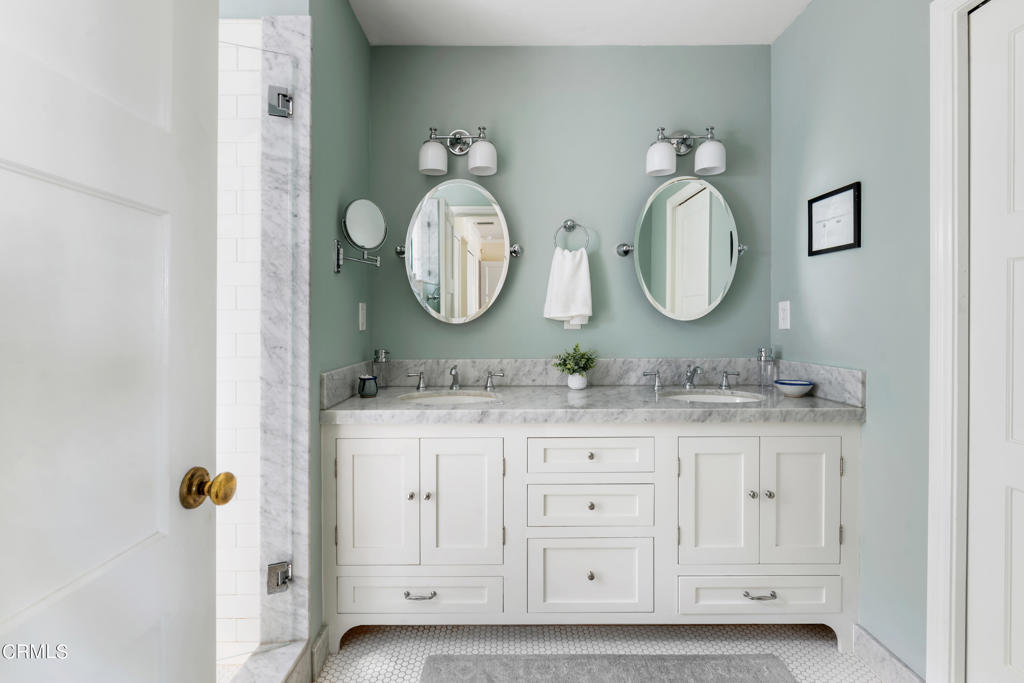 1873 N Harding Avenue