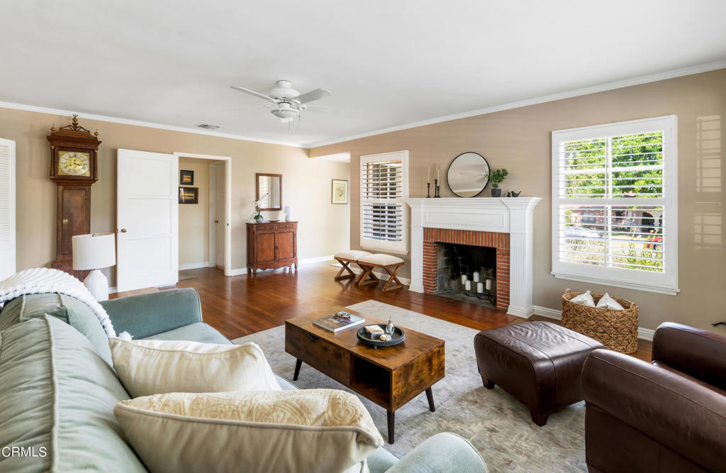 1873 N Harding Avenue