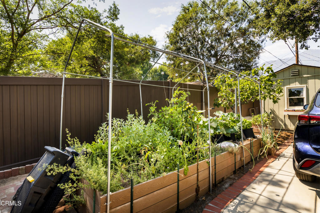 1873 N Harding Avenue