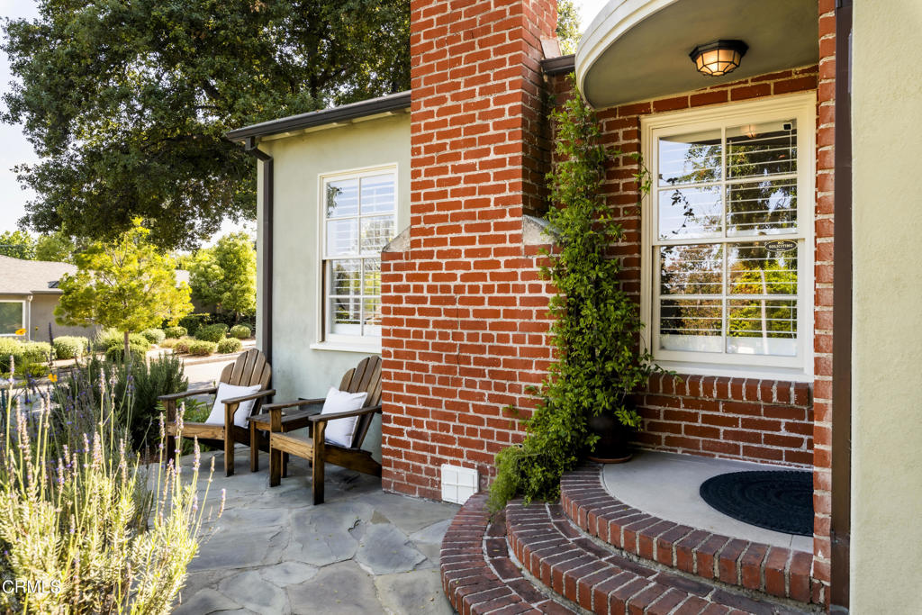 1873 N Harding Avenue