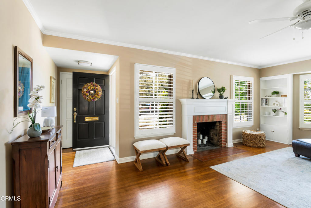 1873 N Harding Avenue