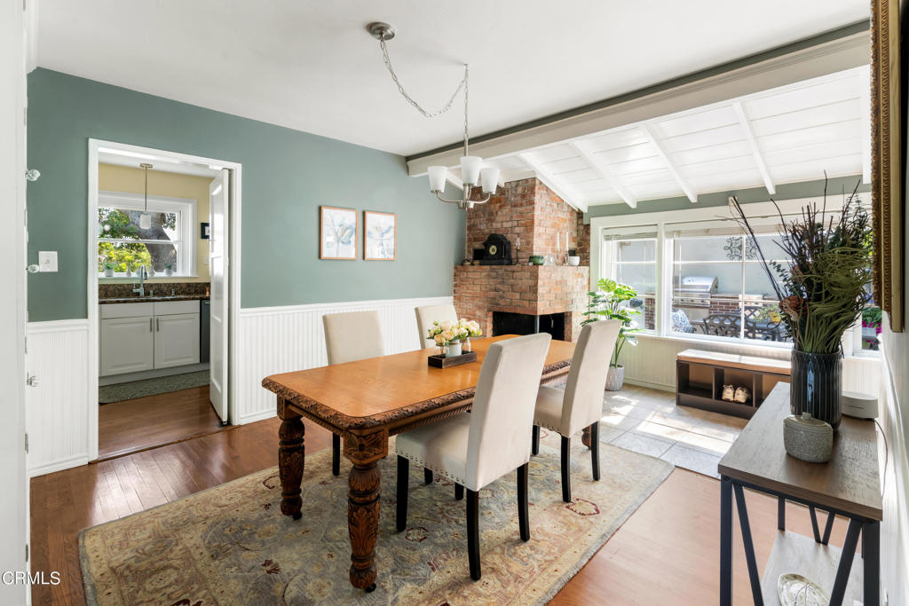 1873 N Harding Avenue