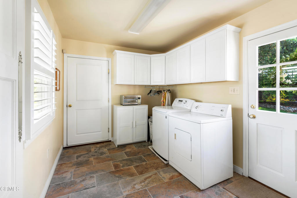 1873 N Harding Avenue