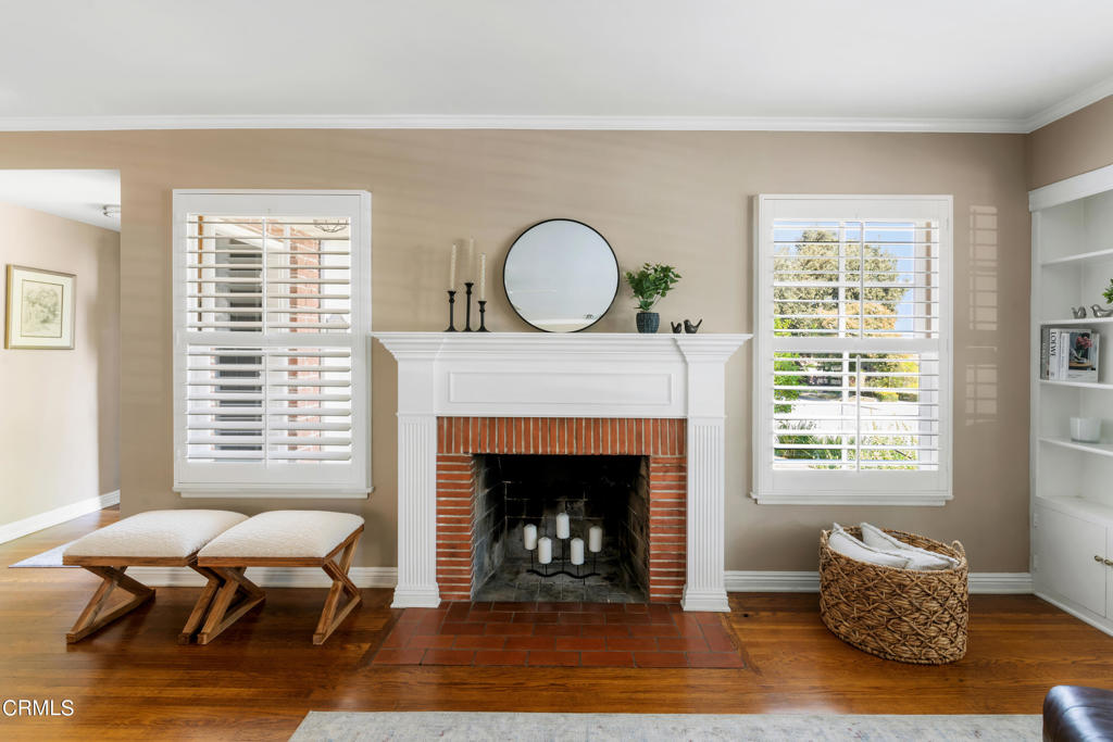 1873 N Harding Avenue