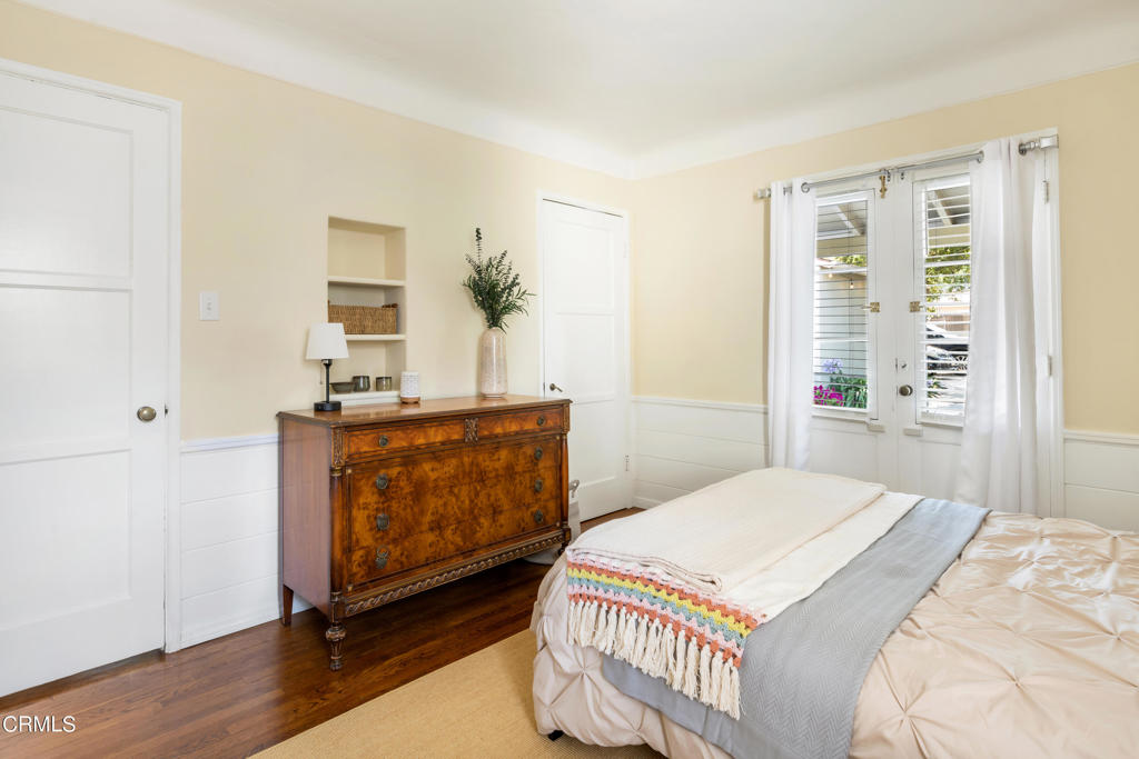 1873 N Harding Avenue