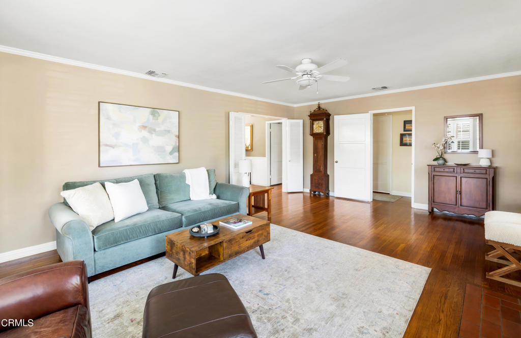 1873 N Harding Avenue