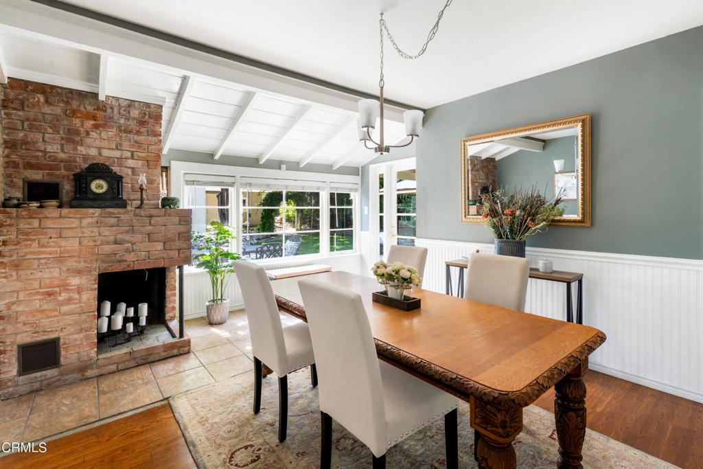 1873 N Harding Avenue