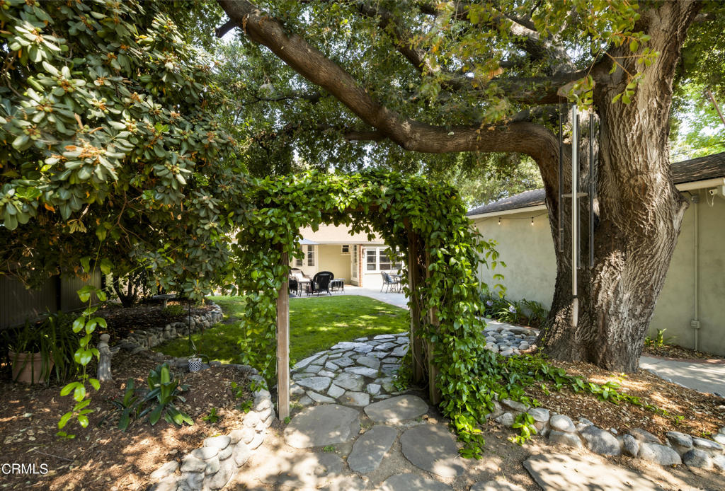 1873 N Harding Avenue