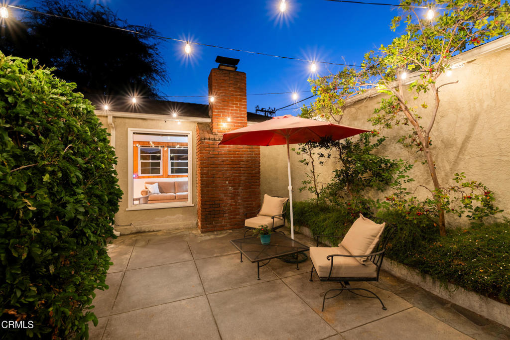 1921 N Harding Avenue