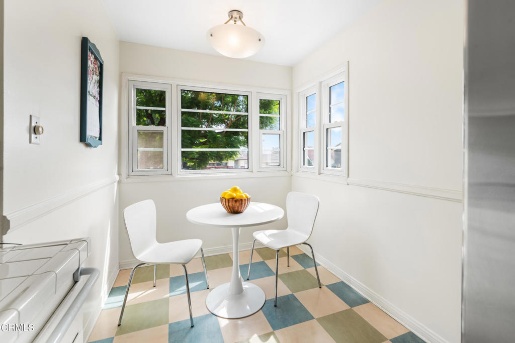 1921 N Harding Avenue