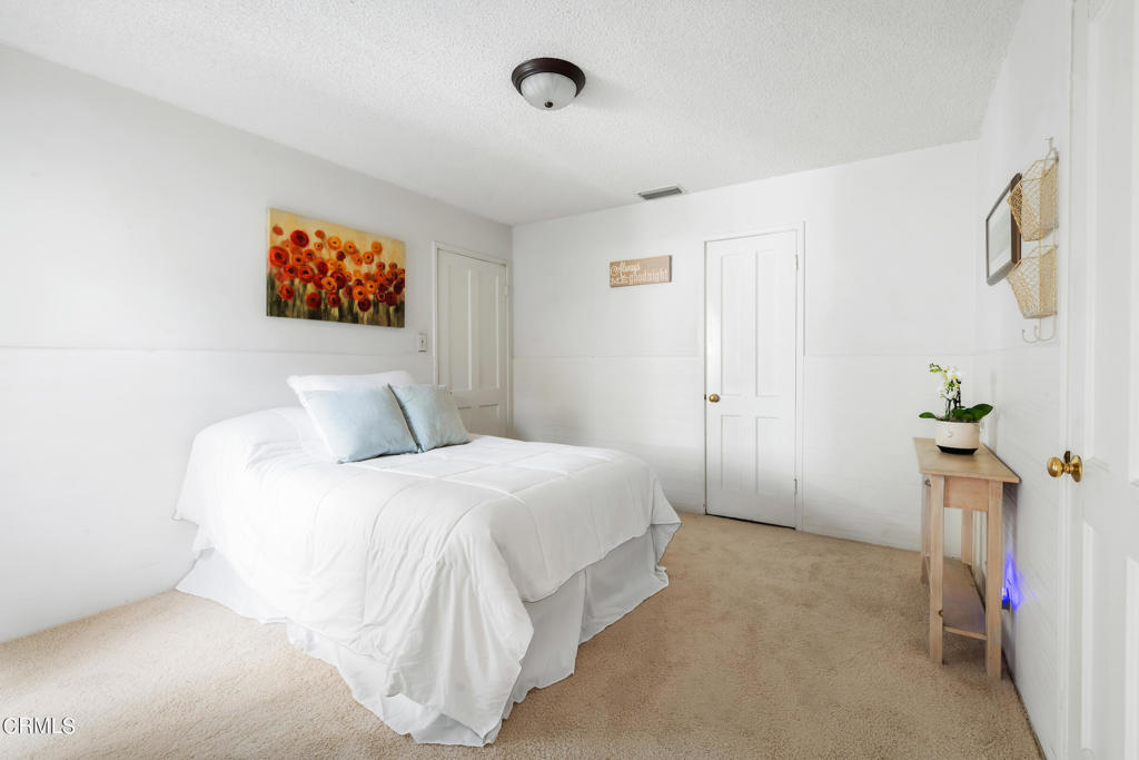 1921 N Harding Avenue