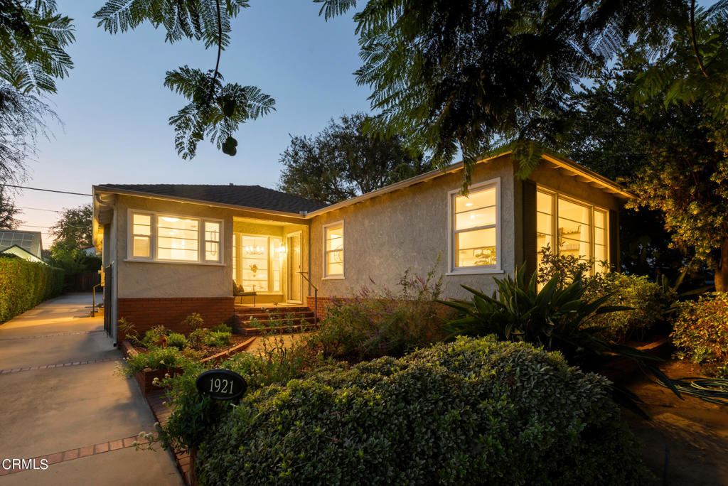 1921 N Harding Avenue