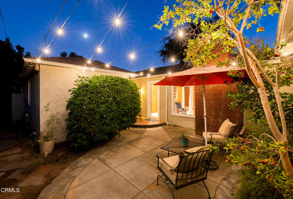 1921 N Harding Avenue