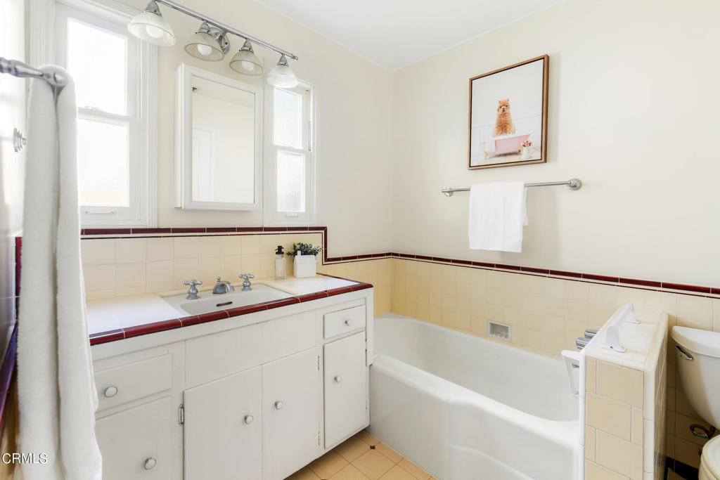 1921 N Harding Avenue