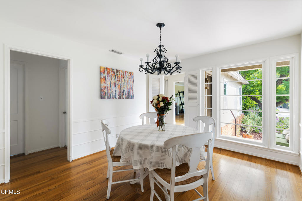 1921 N Harding Avenue