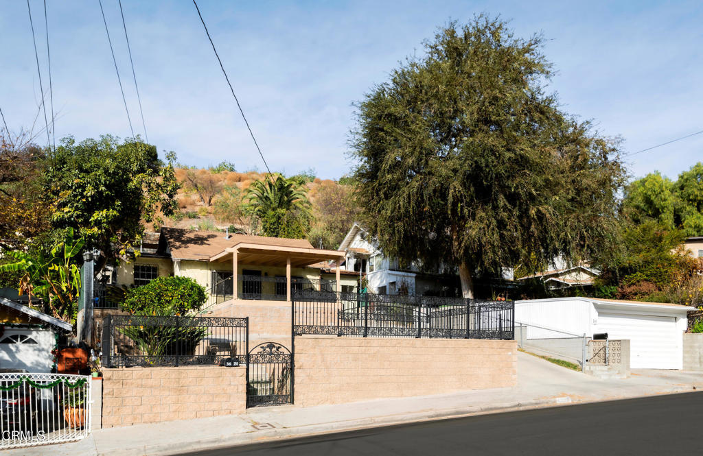255 E Ave 33