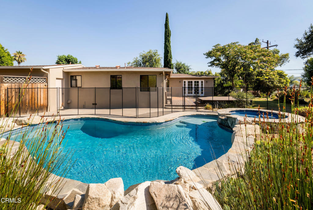 2432 Carol Park Place