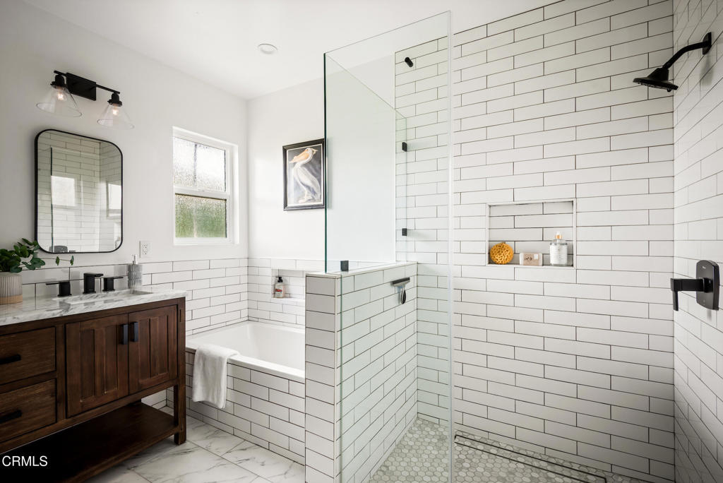 1640 N Altadena Drive