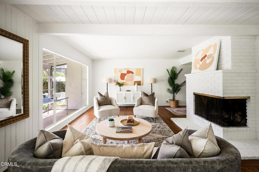 1640 N Altadena Drive