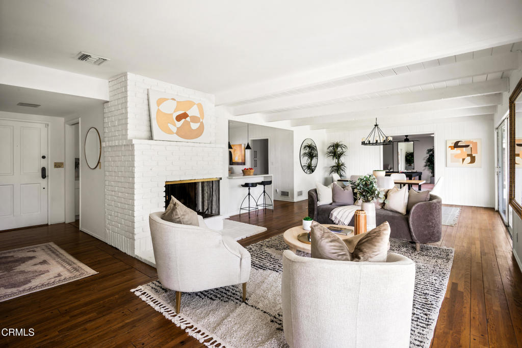 1640 N Altadena Drive