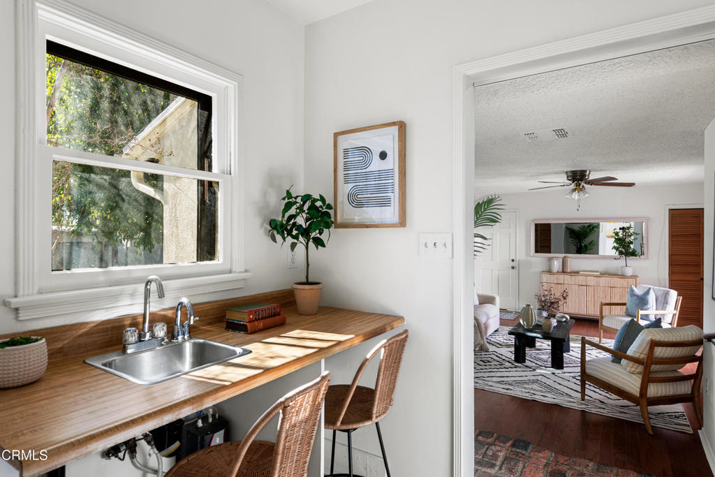 1563 Valencia Avenue