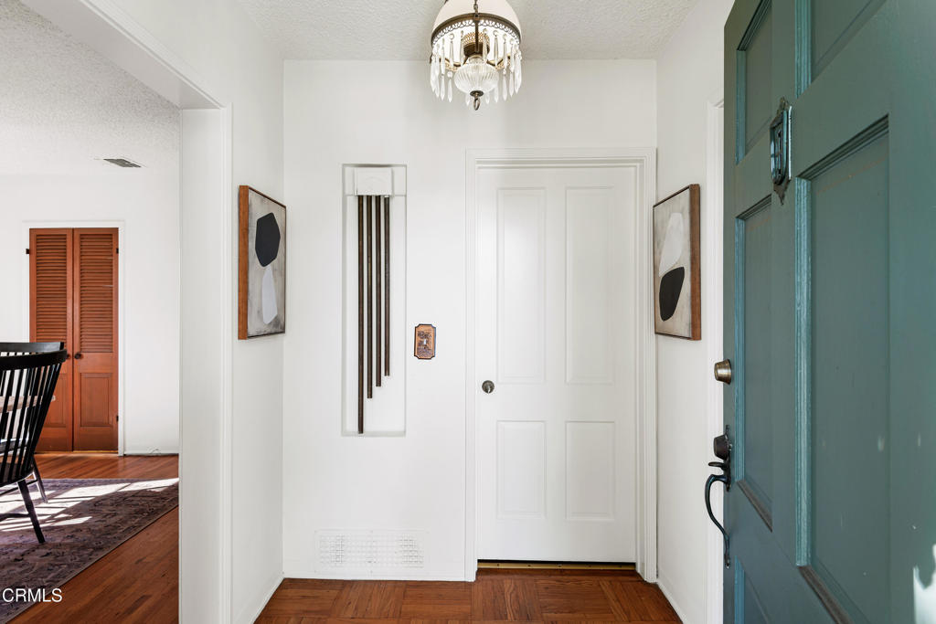 1563 Valencia Avenue