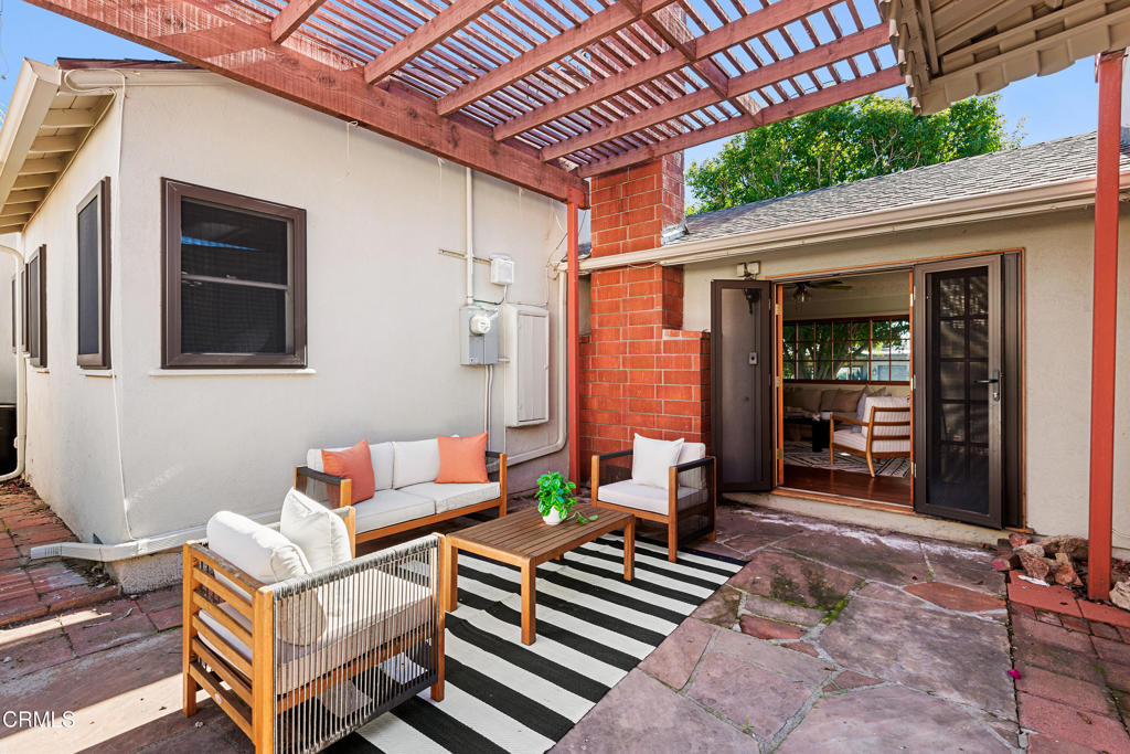 1563 Valencia Avenue