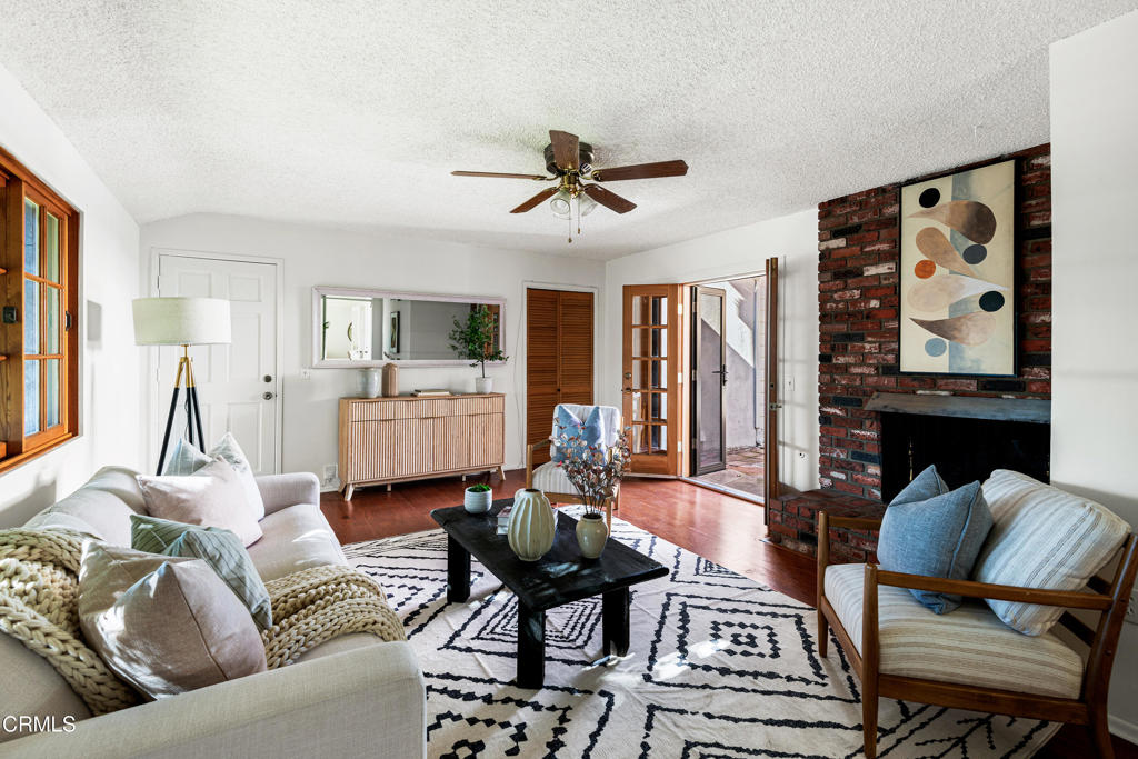 1563 Valencia Avenue