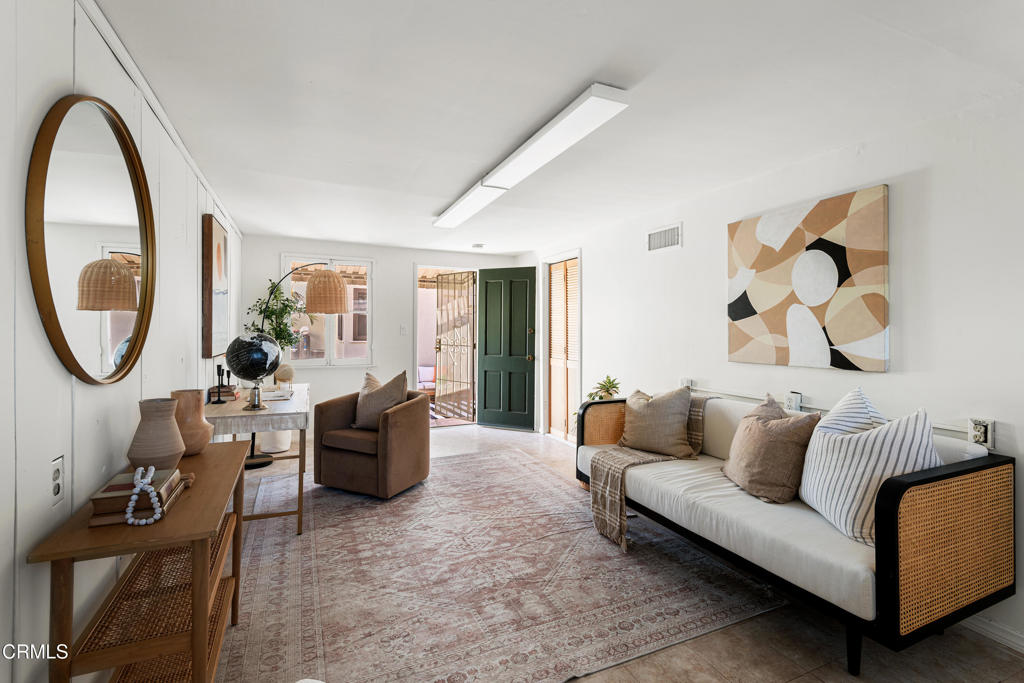 1563 Valencia Avenue