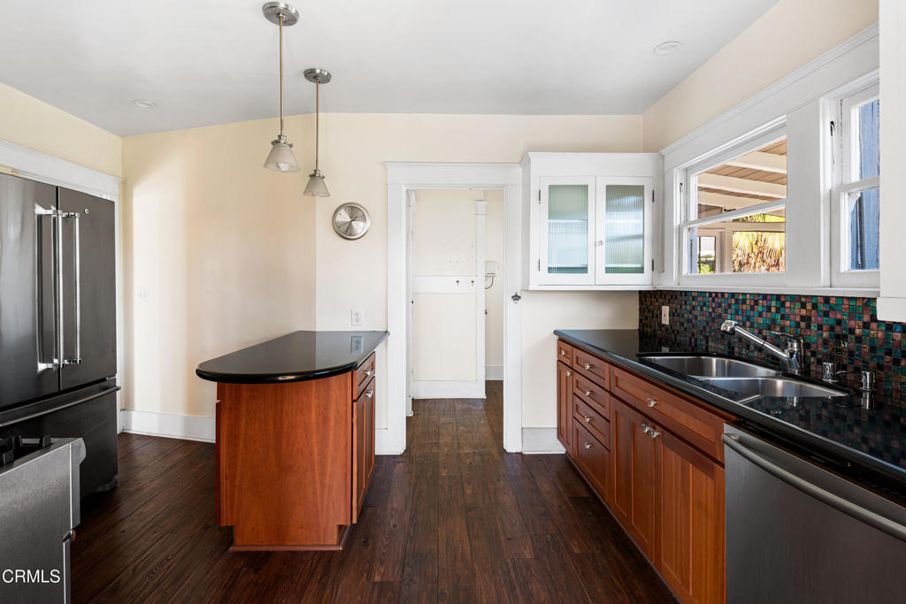 143 W Greystone Avenue