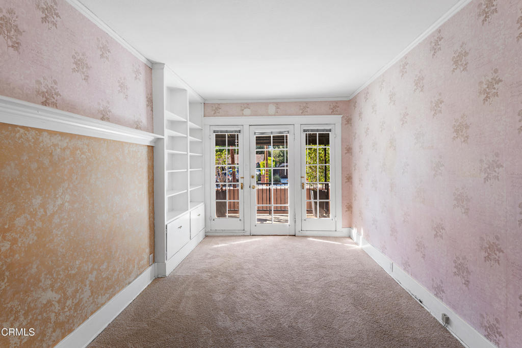 143 W Greystone Avenue