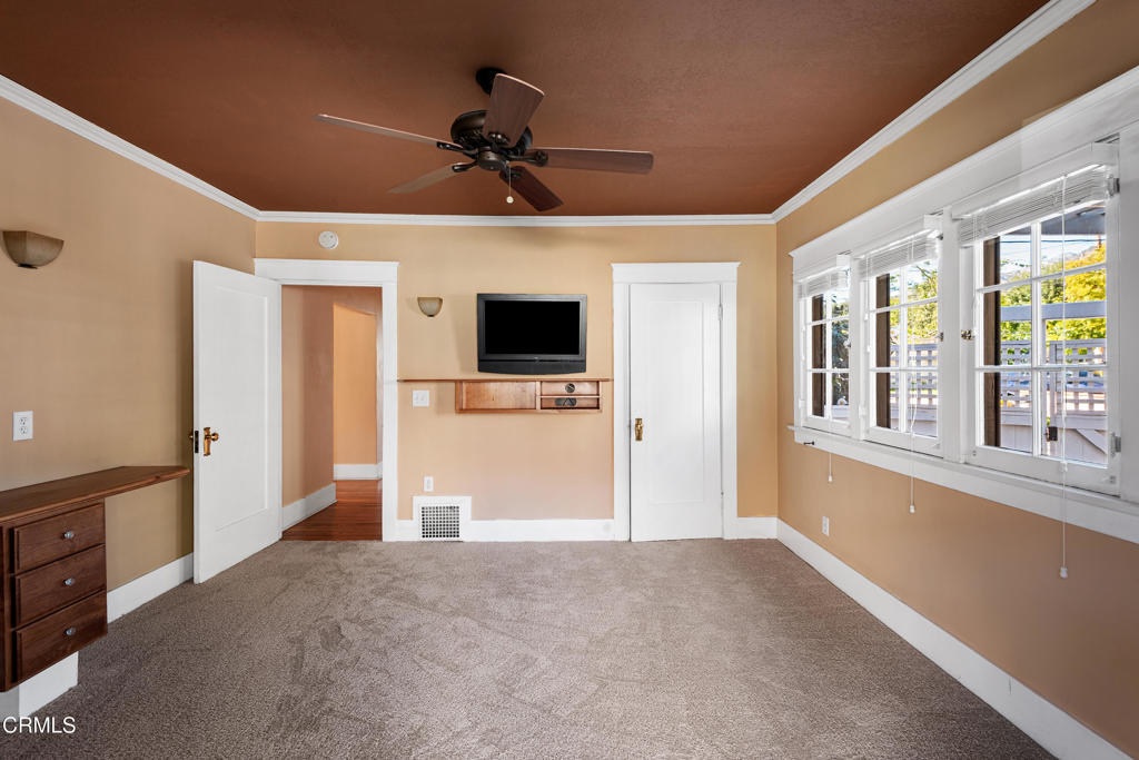 143 W Greystone Avenue