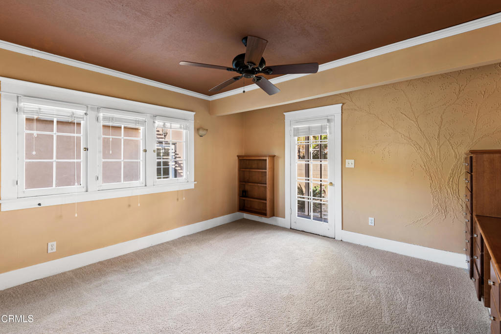 143 W Greystone Avenue