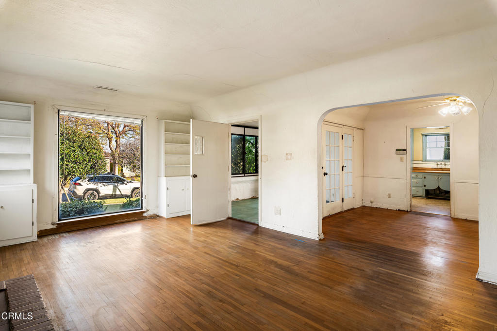 1533 Coolidge Avenue